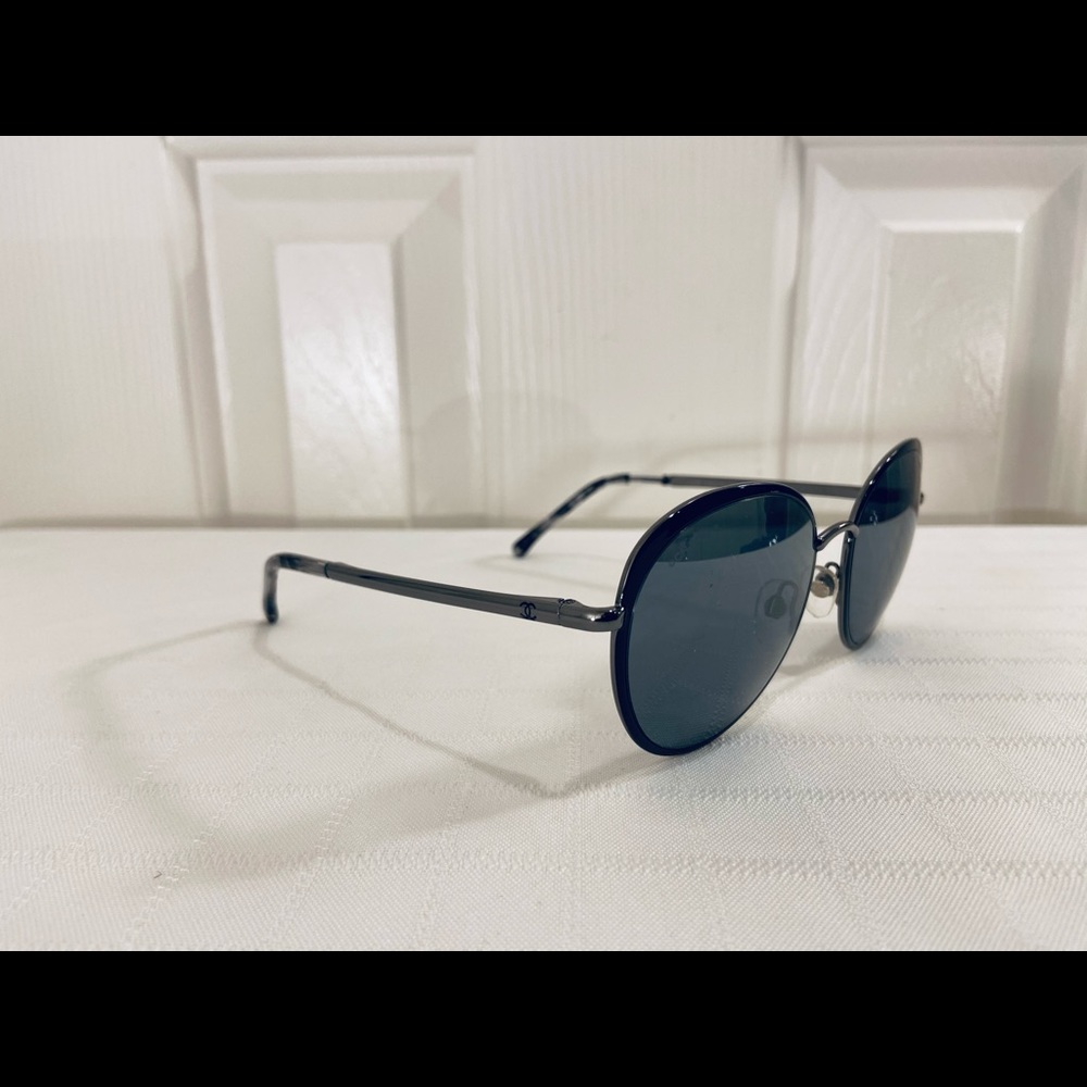 🖤$550. CHANEL Black Rounded Classic! Never out of style? A true Celeb Favorite! - Picture 8 of 14